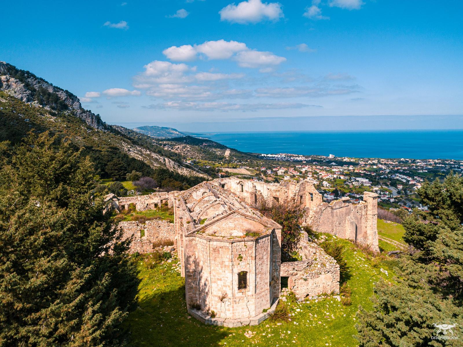 Sina Kloster in Karsiyaka Nordzypern – Ruhe, Geschichte und Spiritualität erleben