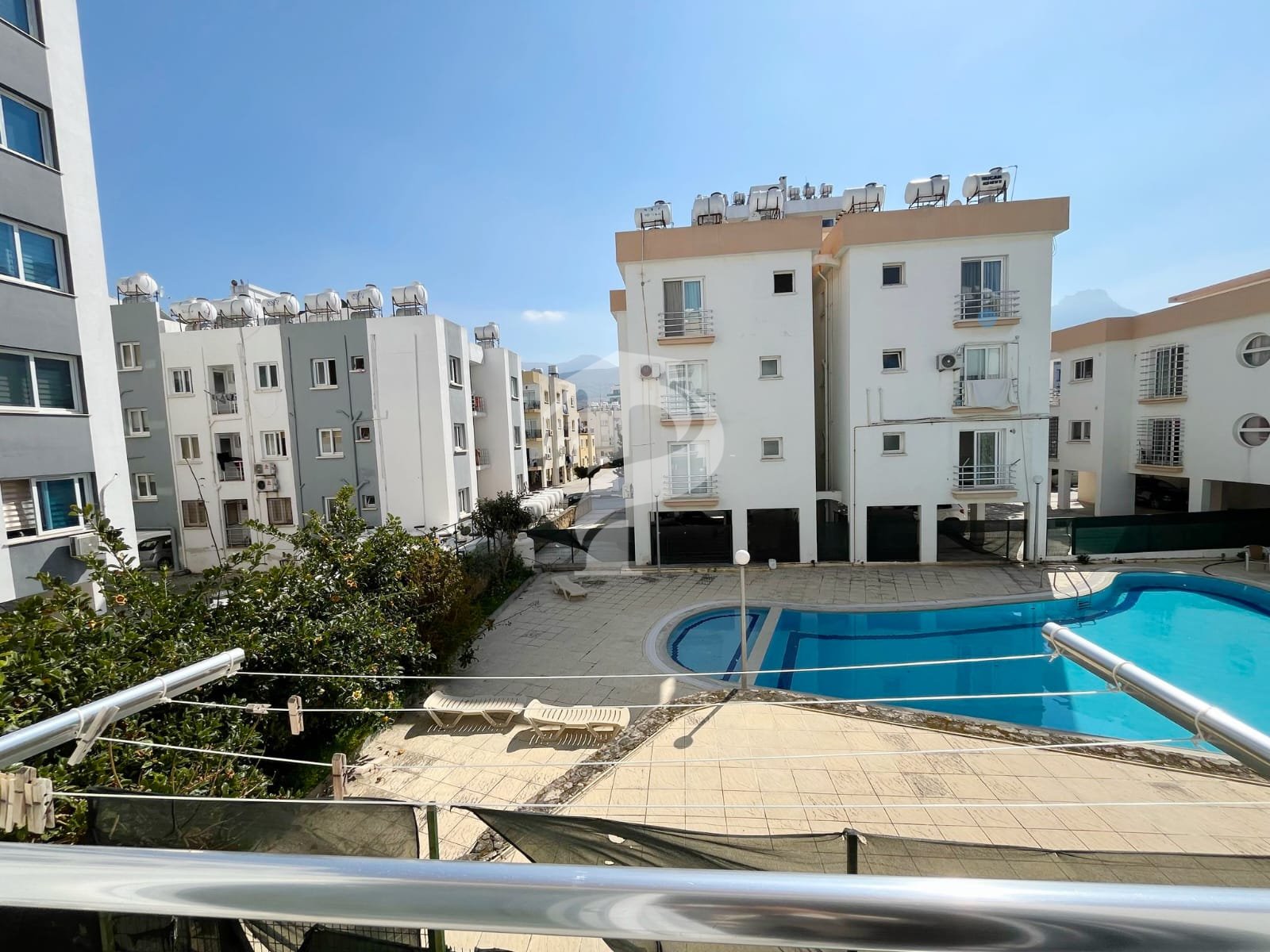 Girne Merkez’de Eşyalı 2+1 Satılık Daire