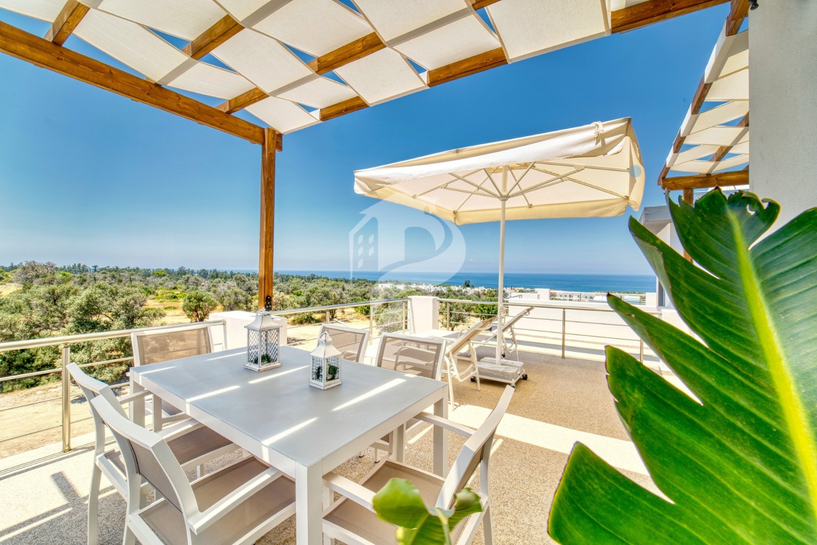 Full Eşyalı Lüks 2+1 Daire Satılık, Esentepe, Girne, Kuzey Kıbrıs – Deniz Manzaralı Modern Rezidans