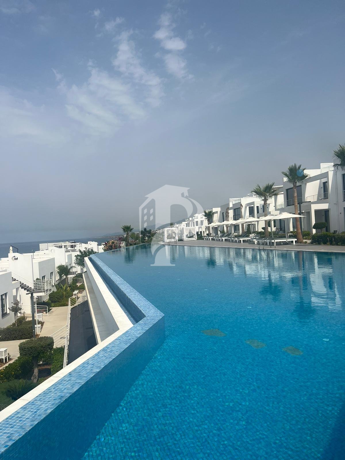 Esentepe, Girne’de 2+1 Deniz Manzaralı Penthouse – Geniş Teraslı, Yüksek Kira Getirili